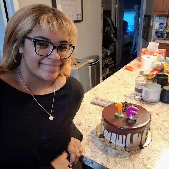 🎉 Like to be Notified of Live Shows & to Save my closet 🥳 - Picture 4 of 4